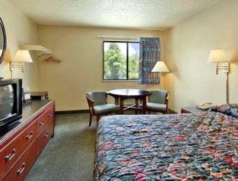 Super 8 By Wyndham Panama City Phòng bức ảnh